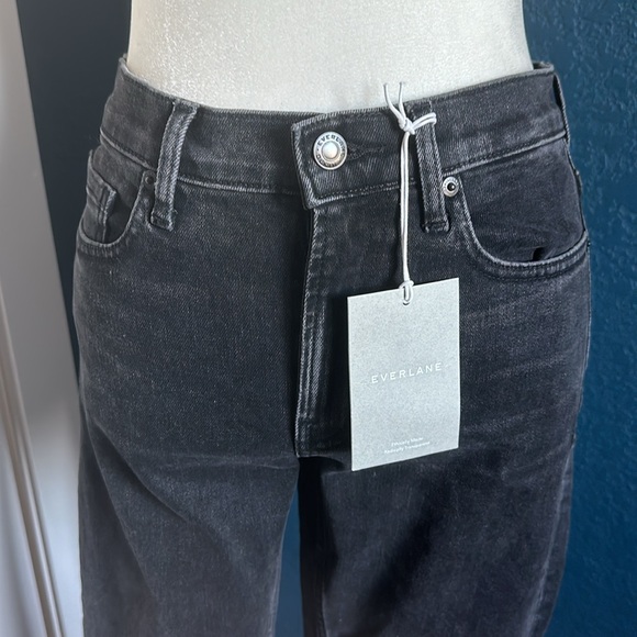 Everlane | Mid-rise, Skinny-fit Jeans in Washed Black (NWT) - Picture 2 of 7